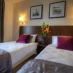 Carlton Hotel 3*