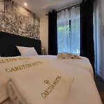 Carlton Hotel