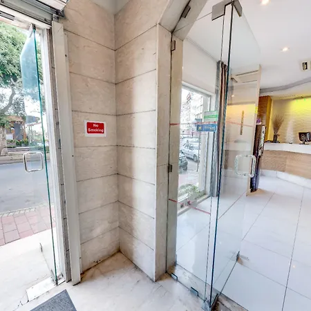 Carlton Hotel 3*