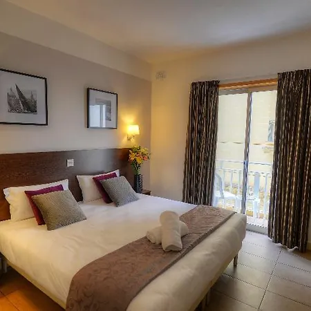 Hotel Carlton 3*