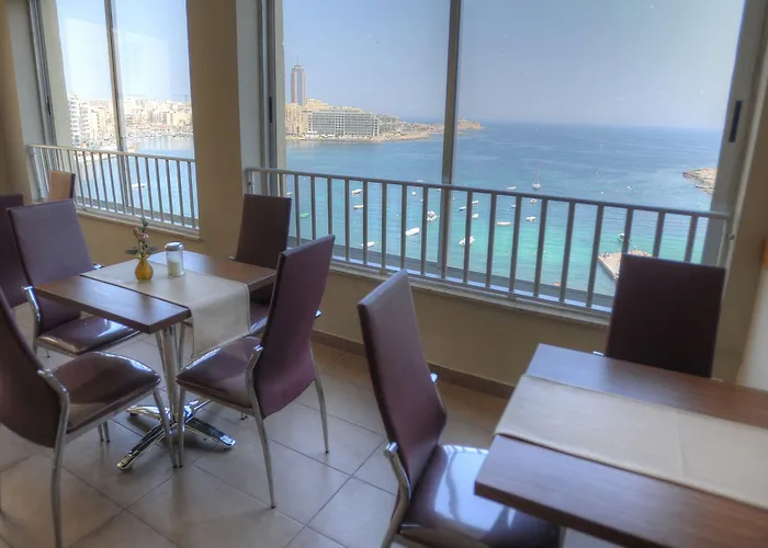 Carlton 3* Sliema